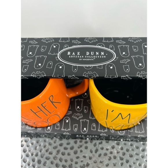 Rae Dunn Halloween I'M HER BOO & I'M HIS WITCH Orange & Yellow Mug Set of 2 NIB - Picture 4 of 4